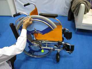 車輪が開く車椅子