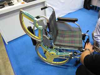 車輪が開く車椅子